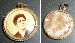 Rare Ancien Pendentif Porte-photo En Laiton - Anhänger