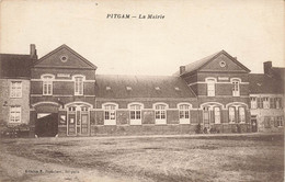 Pitgam * Place Et Mairie Du Village * école * Villageois - Autres & Non Classés