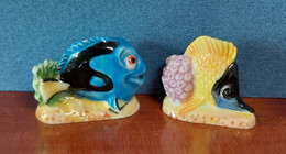 LE MONDE DE NEMO DISNEY PIXAR - LOT DE 2 FEVES BRILLANTES : "DORY" Et "TITOUAN"  - 2004 - Disney