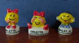 SMILEY ET SMILETTE - 2002 - LOT DE 3 FEVES BRILLANTES - Dessins Animés