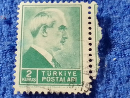 TÜRKİYE- 1942-44-  2K  PRESİDENT İNÖNÜ DAMGALI - Gebraucht