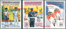 LIBYA LIBYE LIBYEN 1983 TRAFFIC DAY CADETS POLICEMAN POLICE COSTUME MOTORCYCLES CAR TREES - Police - Gendarmerie