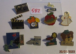 SUPER AFFAIRE A PRIX CASSE !!! LOT 582 : Lot De 10 Pin's TOUS DIFFERENTS En Très Bon état Mais SANS Les Attaches - Lots