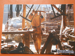 Guédelon Treigny 89 Chantier Médiéval Atelier Du Charpentier écrite Ed Valloire TBE - Treigny