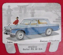 Plaque Isuyu. N° 97. Les Grandes Marques D'automobiles. Chocolat Cafés Martel Mota. Plaquette Métal Vers 1960 - Tin Signs (after1960)