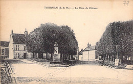 CPA France - Seine Et Marne - Tournan - La Place Du Château - Edit. Gazette De Seine Et Marne - Imp. E. Le Deloy Paris - Tournan En Brie