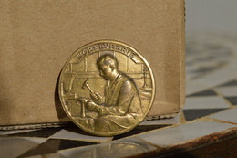 Médaille De Table - Exposition Internationales Des Arts Et Techniques - Orfèvrerie - Paris 1937 - Signée Becker - Autres & Non Classés