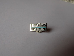 PIN'S SIEMENS NIXDORF - Informatique