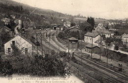 Saint-Sulpice-Lauriere (Hte-Vienne) -  La Gare - Vue Prise De La Gendarmerie - CPA - Lauriere