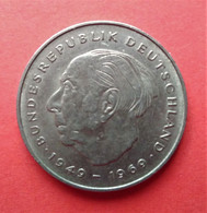 - ALLEMAGNE - 2 Deutsche Mark 1977 F - Theodor Heuss 20 Ans De La RFA - - Herdenkingsmunt