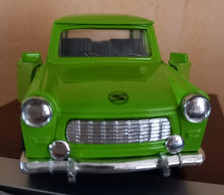 Trabant 601  Vert Clair Moteur à Relaxe DDR 1989 - Schaal 1:32