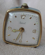 Réveil Revsol. Années 50/60/70/80. - Horloges