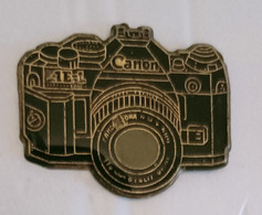 Pin's Photographie Appareil Photo Canon - Photographie