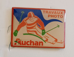 Pin's Photographie Travaux Photo Auchan Ski - Photographie