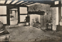 SHAKESPEARE'S BIRTHPLACE THE LIVING ROOM - Stratford Upon Avon