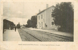 SAINT JEAN DE SAUVES La Gare, Ligne De Poitiers à Angers (train) - Saint Benoit