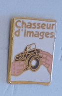 Pin's Photographie Chasseur D'images Signé Decat Paris - Photographie