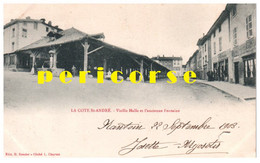 38  La Côte Saint André  Vieille Halle Et L'ancienne Fontaine - La Côte-Saint-André