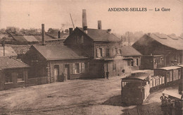 CPA ANDENNE SEILLES - La Gare  - Tram - Tramway - Animé - Andenne