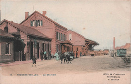 CPA ANDENNE SEILLES - La Station - Hotel De L'industrie Proprietaire Dethier - Animé Et Colorisé - Tram - Andenne