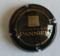 PLAQUE DE MUSELET DE CHAMPAGNE " PANNIER N°7 - OR NOIR ET GRIS " - Pannier