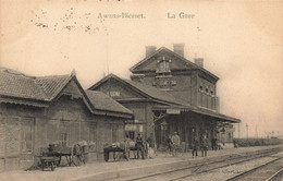 CPA - Belgique - Awans Bieset - La Gare - Edit. Garenne - Animé - Cgharette - Vélo - Oblitéré Awans Bierset 1911 - Grâce-Hollogne