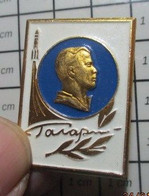 URSS23 Pas Pin's MAIS BROCHE OU BADGE / RUSSIE / URSS COSMONAUTE GAGARINE Mais Le Peuple Réclamait De La Margarine !! - Space