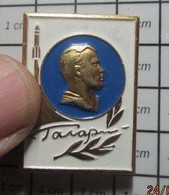 URSS23 Pas Pin's MAIS BROCHE OU BADGE / RUSSIE / URSS COSMONAUTE GAGARINE Mais Le Peuple Réclamait De La Margarine !! - Raumfahrt