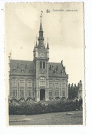 Courcelles Hôtel De Ville ( Vue Avec Deux Personnage à Droite ) - Courcelles