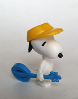 FIGURINE KINDER PEANUTS 1993 SNOOPY BANJO 9 - Autres & Non Classés