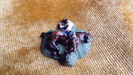 Figurines Delprado Cavalier Et Son Cheval Mort Au Combat En Plomb De La Bataille D'Austerlitz.  CHE 83 - Tin Soldiers