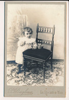 Photographie Ancienne Grand Format Portrait Enfant Fille Vendée Photographe Dugleux La Roche Sur Yon - Personas Anónimos