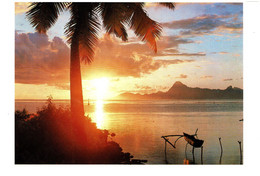 TAHITI : Soleil Couchant Sur MOOREA / CPM Voyagée Sous Pli En 1984 /  Bon Etat - Tahiti