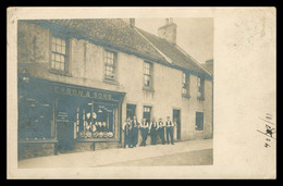 * Cp Photo - PRESTON - Personnel Devant Boutique - Chapelier Tailleur Bonneterie - Animée - 1904 - Tiendas