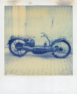 19157 " MOTO MODELLO SCONOSCIUTO "-VERA FOTO POLAROID Cm. 10,8 X 8,9 - Motos