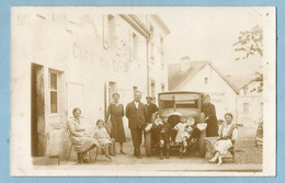 TH0082 Carte Photo SAINT-ETIENNE-Les-REMIREMONT (Vosges) Famille Et Voiture Devant CAFE DU CENTRE -  RESTAURANT EPICERIE - Saint Etienne De Remiremont