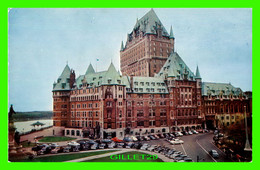 QUÉBEC - LE CHATEAU FRONTENAC - ANIMÉE DE VIEILLE VOITURES - A MIKE ROBERTS COLOR PROD. - - Québec - Château Frontenac