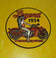 TISSU PATCH :   LEGEND 1934 MOTO CYCLES  , DIAMETRE 9 CM , BON ETAT VOIR PHOTOS . POUR TOUT RENSEIGNEMENT ME CONTACTER. - Ecussons Tissu