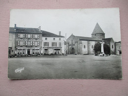 Carte Photo - BUSSIERE POITEVINE - Hôtel Du Soleil D'Or Sur La Place De L'Eglise - En 1962 - Bussiere Poitevine