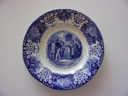 Assiette En Faïence Creil Et Montereau - Assiettes