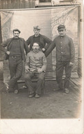 CPA - Militaria - Carte Photo - Groupe Soldat - Identification Charles Stenou - Envoyé à Villerville Calvados - Characters