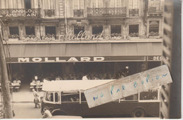 75008 - Un Bus Qui Passe Devant La Brasserie MOLLARD Située 115 Rue Saint Lazare ( Carte Photo ) - Pubs, Hotels, Restaurants