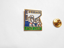 Beau Pin's , Espace , NASA , Navette Spatiale , Fusée , Cité De L'Espace , Space Camp - Space