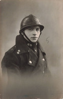CPA - Militaria - Carte Photo  - Identification Louis Hubin - Caserne Prince Albert Bruxelles - Photo Regina - Characters