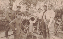 CPA - Militaria - Carte Photo  - Groupe De Soldat - Obus - Beret - Personen