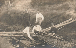 CPA - Carte Photo - Groupe De Militaires - Camp De Beverloo - Daté 1889 - Mons - Képi - Rivière - Radeau - Personaggi