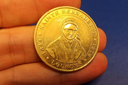 JETON TOURISTIQUE De 2003 SAINTE BERNADETTE SOUBIROUS LOURDES Dpt 65 -  MÉDAILLE TOURISTIQUE MONNAIE DE PARIS MDP - 2003