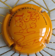 PLAQUE DE MUSELET DE CHAMPAGNE " HOMMAGE A MADAME CLICQUOT N°137 - SANS SIGNATURE - Clicquot (Veuve)