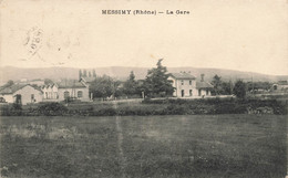 Messimy * Vue Sur La Gare Du Village * Ligne Chemin De Fer - Andere & Zonder Classificatie