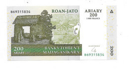 Madagascar 200 Ariary 2004  87  Unc - Madagascar